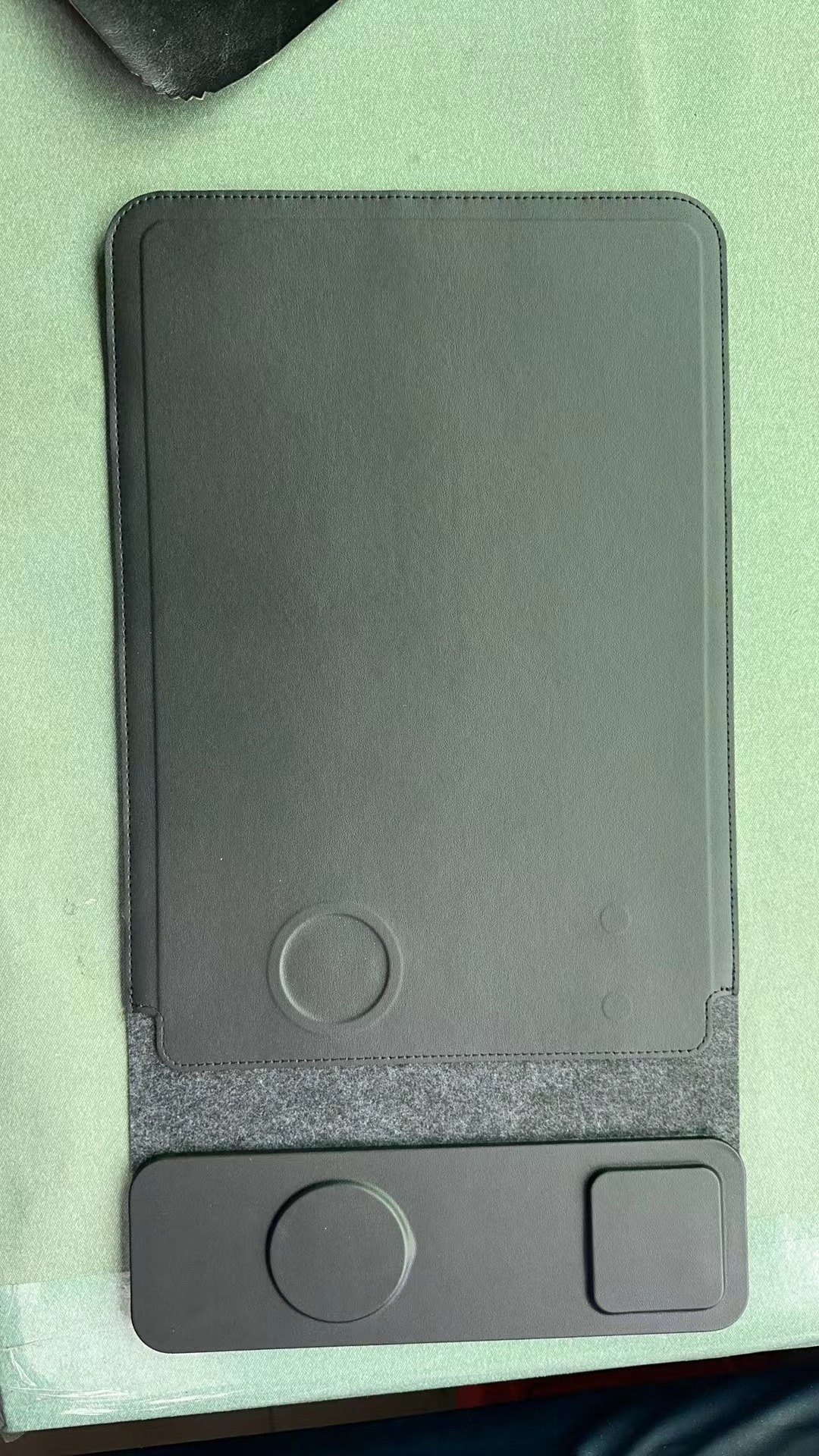 5in1 Wireless Charging Laptop Sleeve